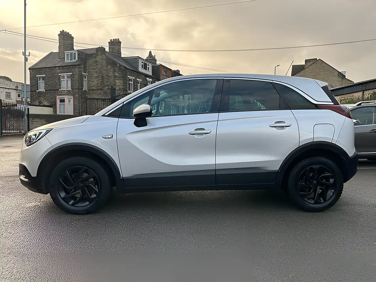 Used 2018 Vauxhall Crossland X Tech Line Nav Silver - Interior and Exterior details 12