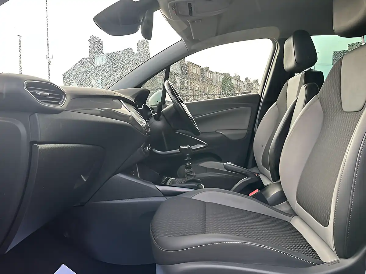 Used 2018 Vauxhall Crossland X Tech Line Nav Silver - Interior and Exterior details 19
