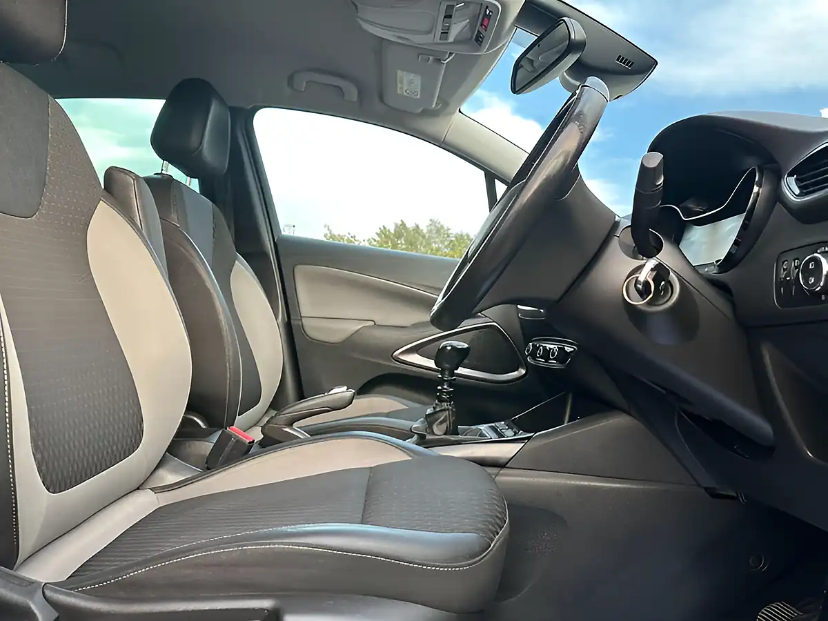 Used 2018 Vauxhall Crossland X Tech Line Nav Silver - Interior and Exterior details 6