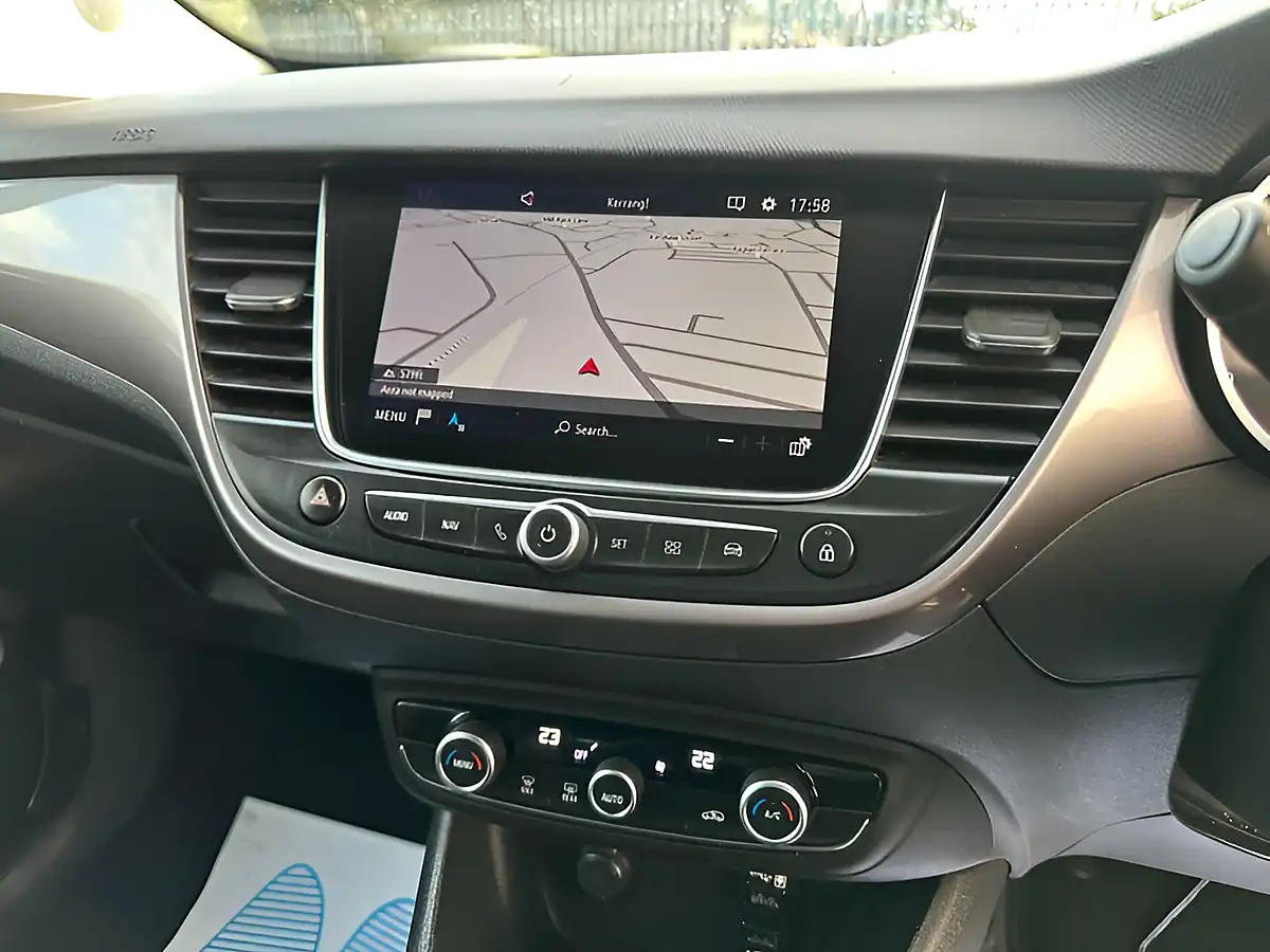 Used 2018 Vauxhall Crossland X Tech Line Nav Silver - Interior and Exterior details 7
