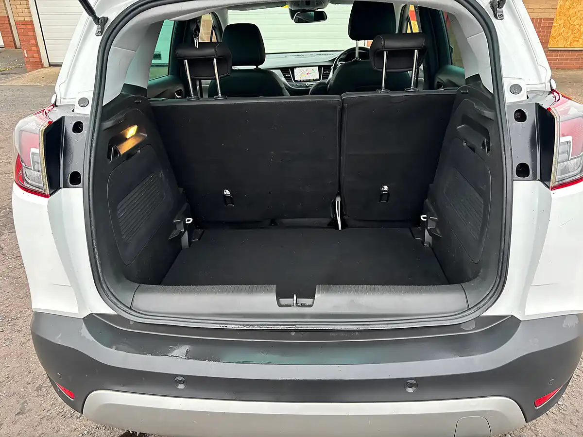 Used 2018 Vauxhall Crossland X Tech Line Nav White - Interior and Exterior details 12