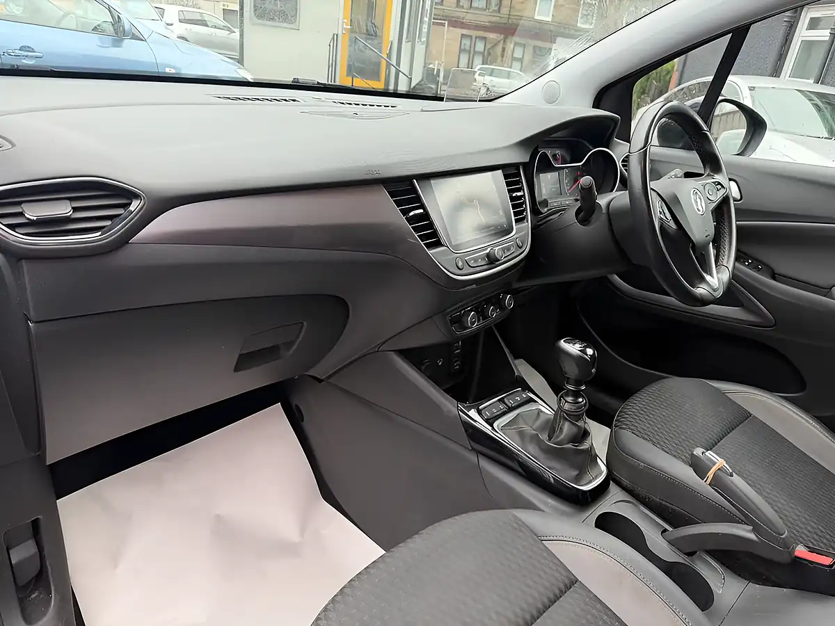 Used 2018 Vauxhall Crossland X Ultimate Blue - Interior and Exterior details 12