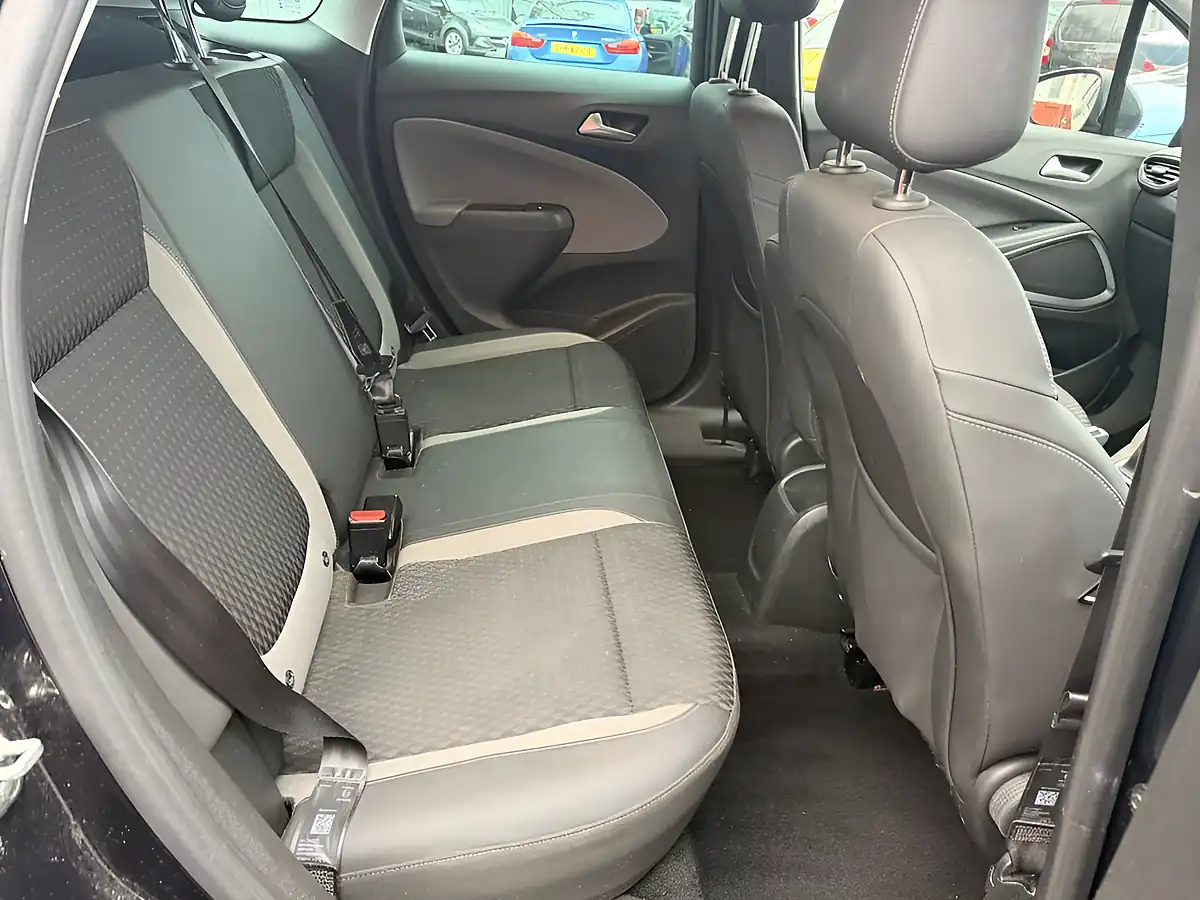Used 2018 Vauxhall Crossland X Ultimate Blue - Interior and Exterior details 14
