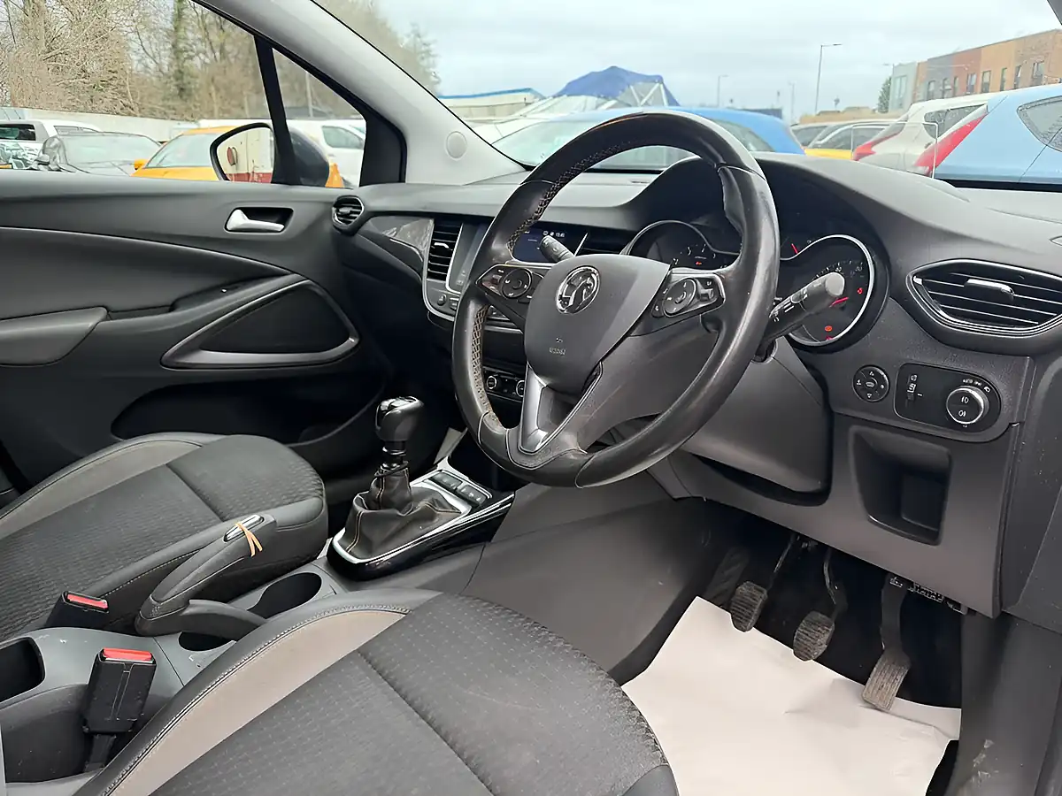 Used 2018 Vauxhall Crossland X Ultimate Blue - Interior and Exterior details 19
