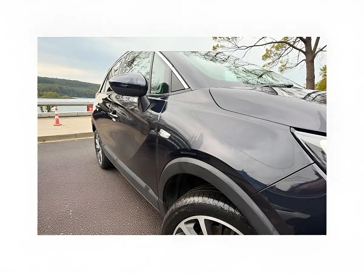 Used 2018 Vauxhall Crossland X Ultimate Blue - Interior and Exterior details 8