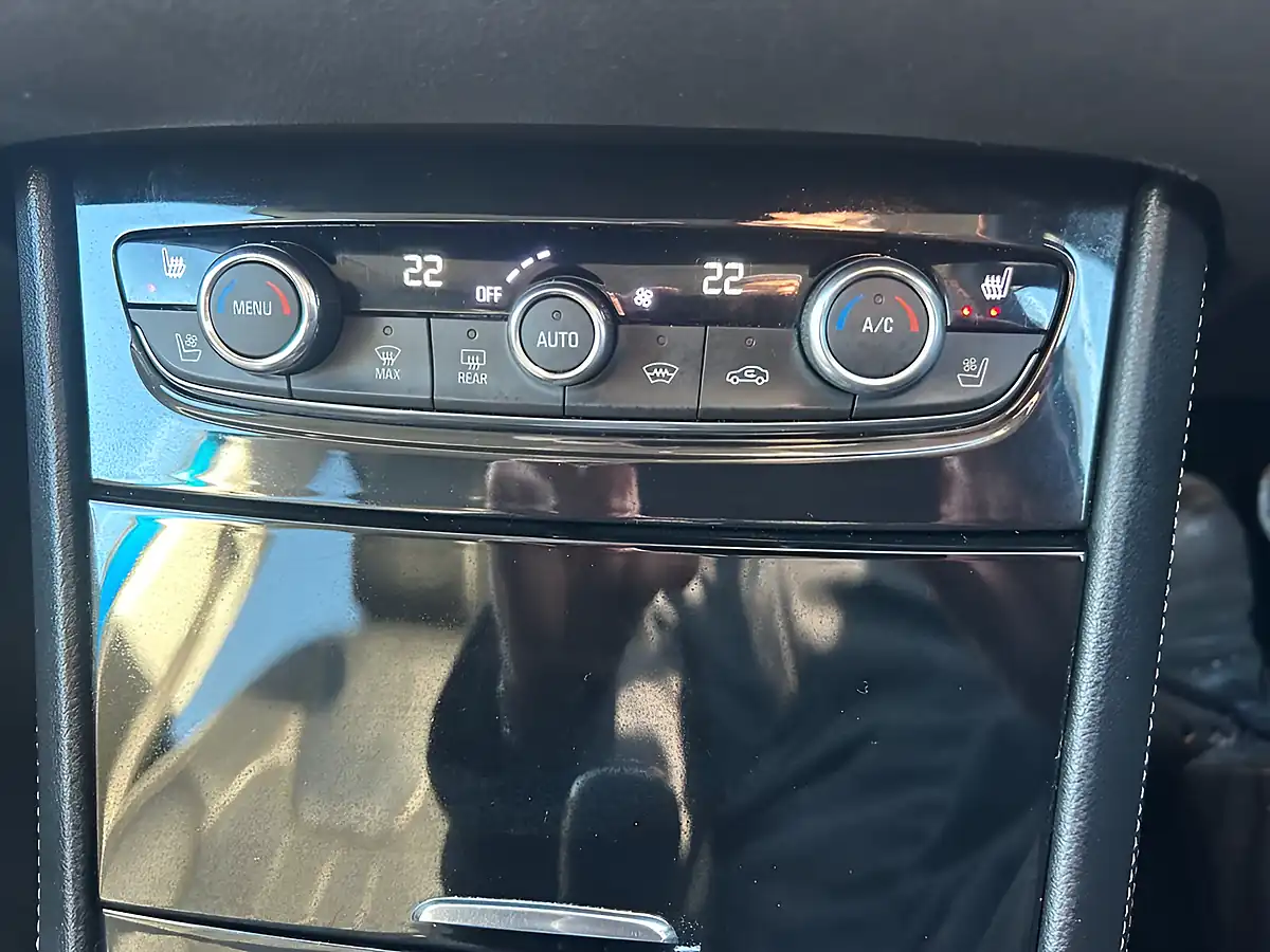 Used 2018 Vauxhall Grandland X Elite Nav Blue - Interior and Exterior details 15
