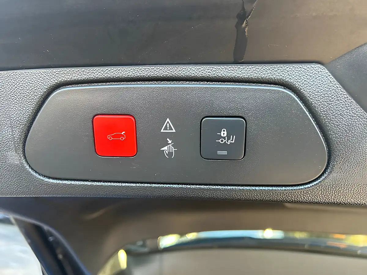 Used 2018 Vauxhall Grandland X Elite Nav Blue - Interior and Exterior details 20