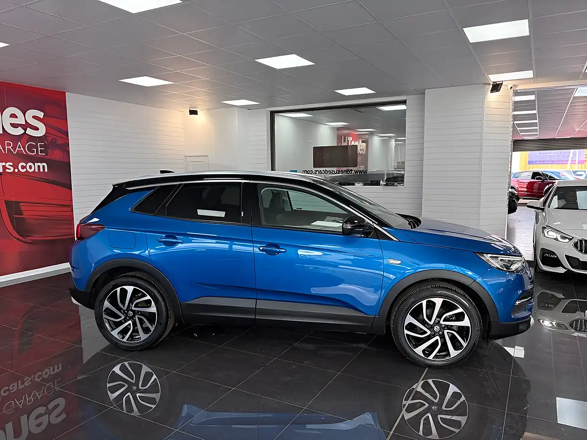Used 2018 Vauxhall Grandland X Elite Nav Blue - Interior and Exterior details 3