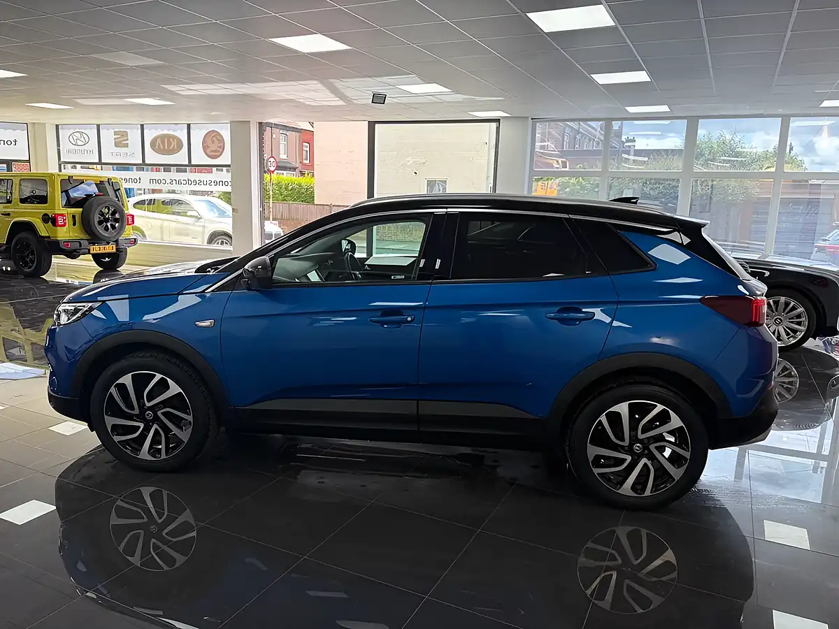 Used 2018 Vauxhall Grandland X Elite Nav Blue - Interior and Exterior details 7