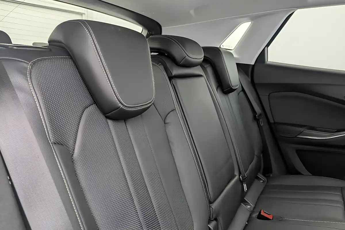 Used 2018 Vauxhall Grandland X Elite Nav Blue - Interior and Exterior details 18