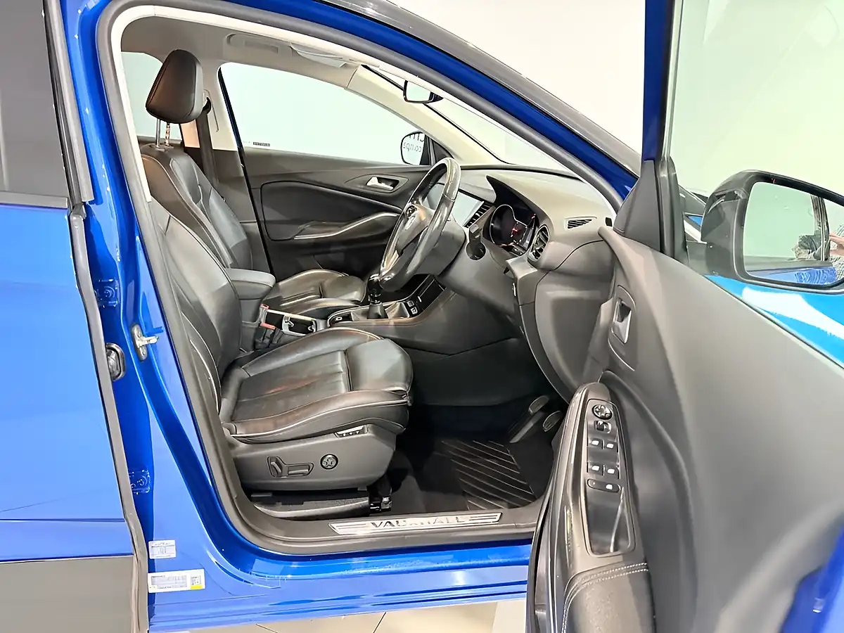 Used 2018 Vauxhall Grandland X Elite Nav Blue - Interior and Exterior details 15