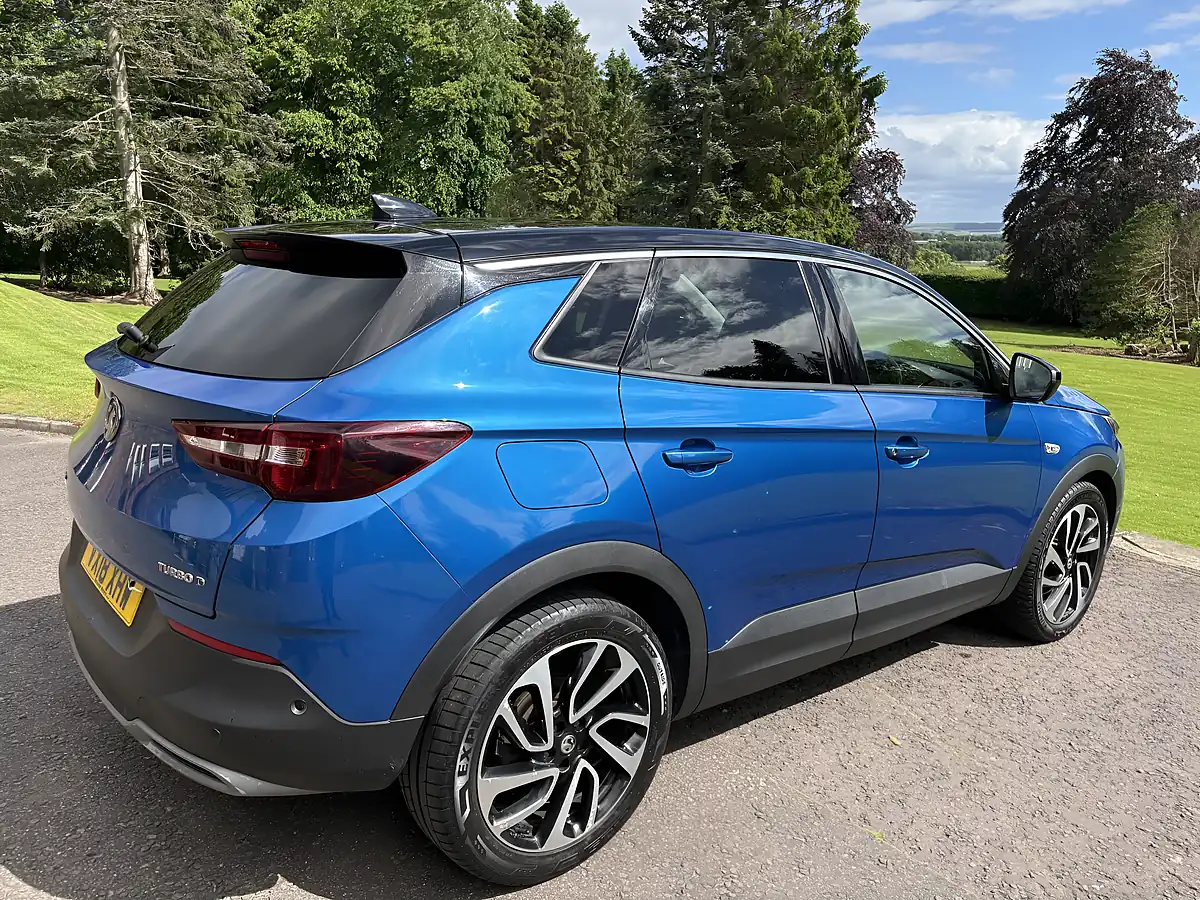 Used 2018 Vauxhall Grandland X Elite Nav Blue - Interior and Exterior details 9