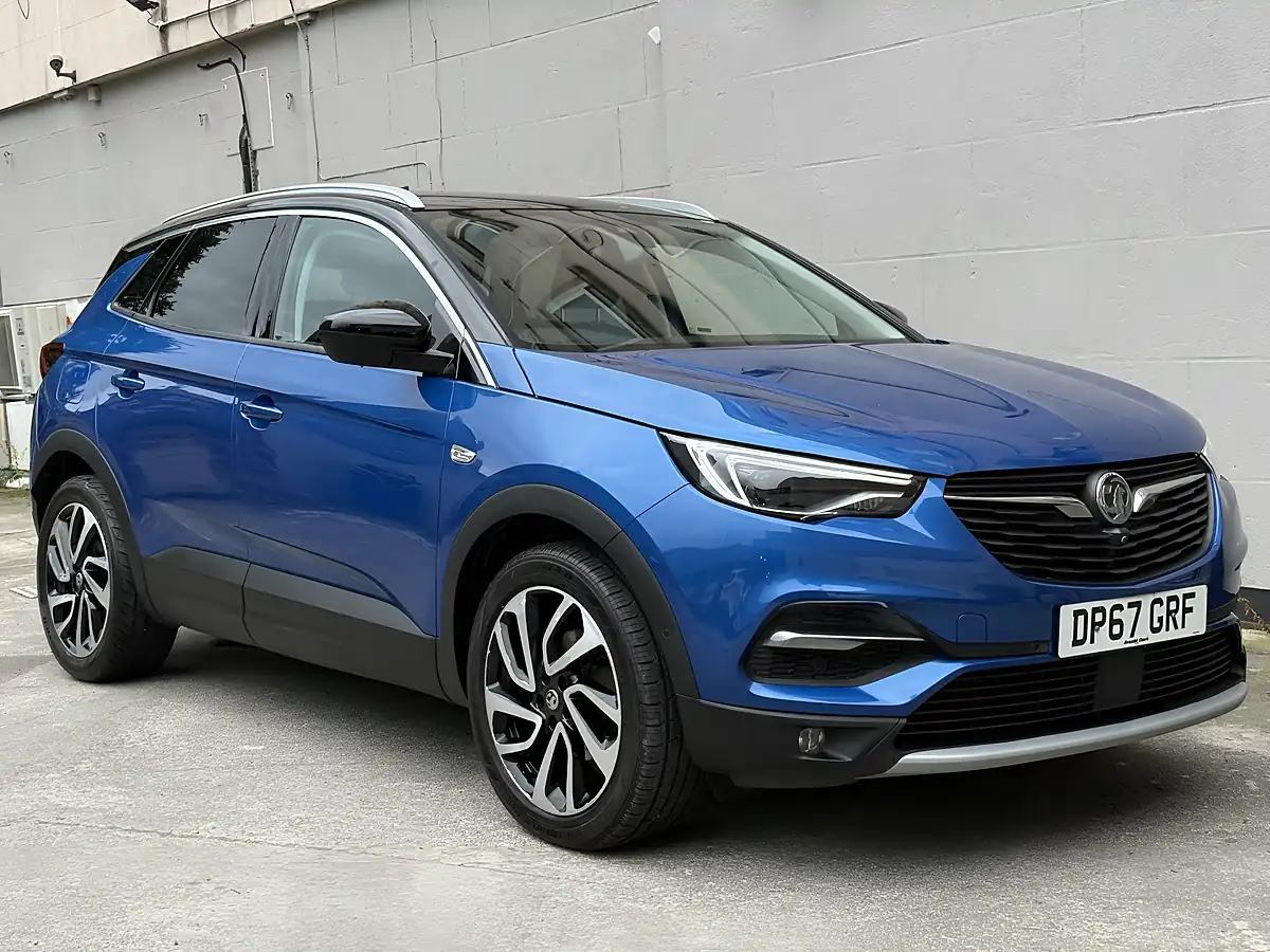 Used 2018 Vauxhall Grandland X Elite Nav Blue - Front View