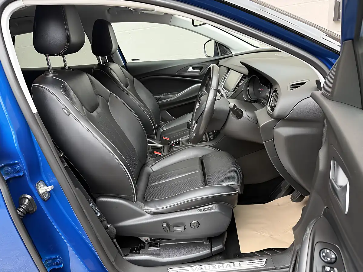 Used 2018 Vauxhall Grandland X Elite Nav Blue - Interior and Exterior details 10