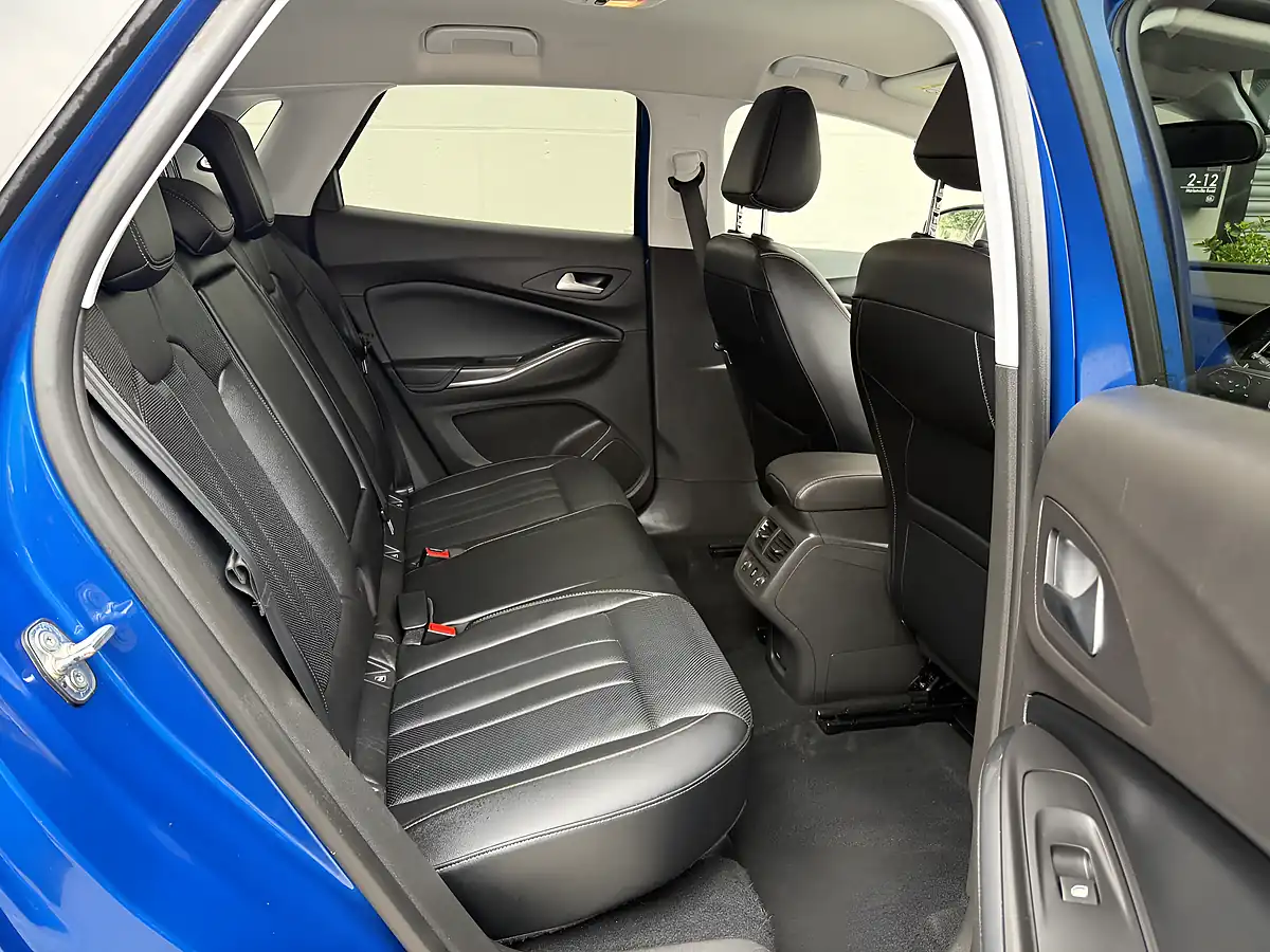 Used 2018 Vauxhall Grandland X Elite Nav Blue - Interior and Exterior details 11
