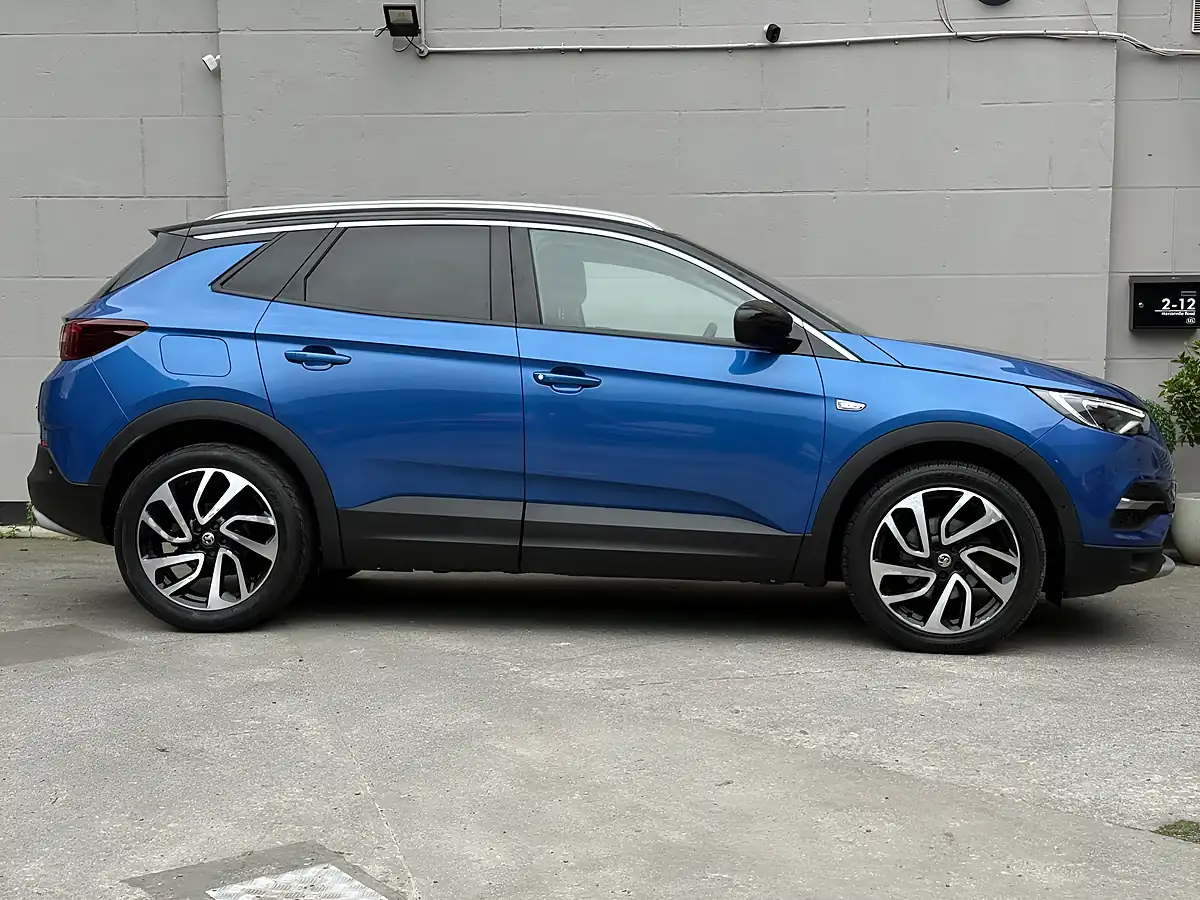 Used 2018 Vauxhall Grandland X Elite Nav Blue - Interior and Exterior details 5