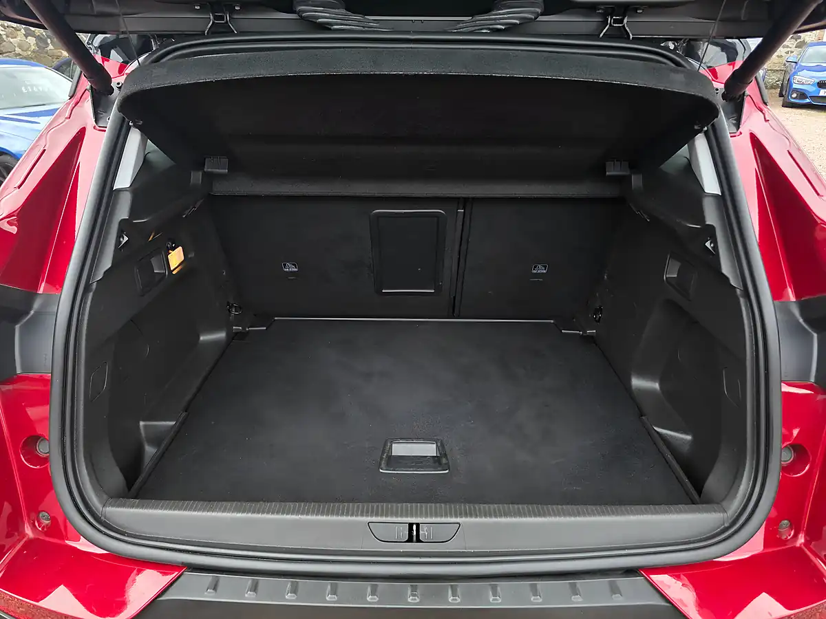 Used 2018 Vauxhall Grandland X Elite Nav Dark Ruby Red Metallic - Interior and Exterior details 13