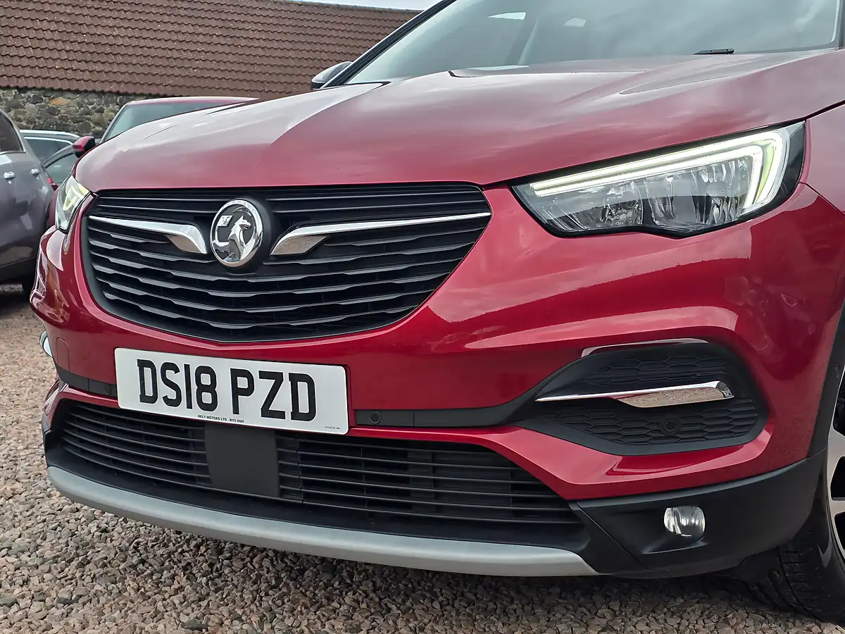 Used 2018 Vauxhall Grandland X Elite Nav Dark Ruby Red Metallic - Interior and Exterior details 6