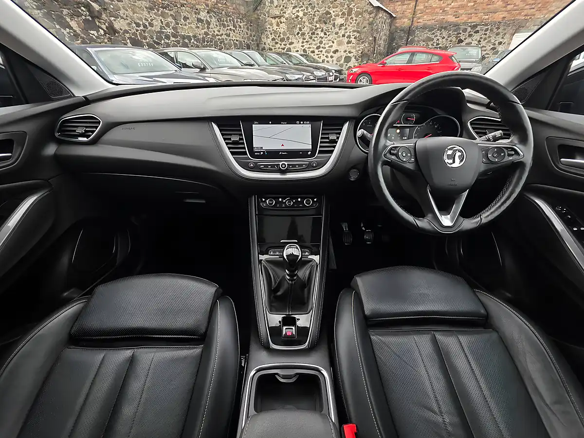 Used 2018 Vauxhall Grandland X Elite Nav Dark Ruby Red Metallic - Interior and Exterior details 7