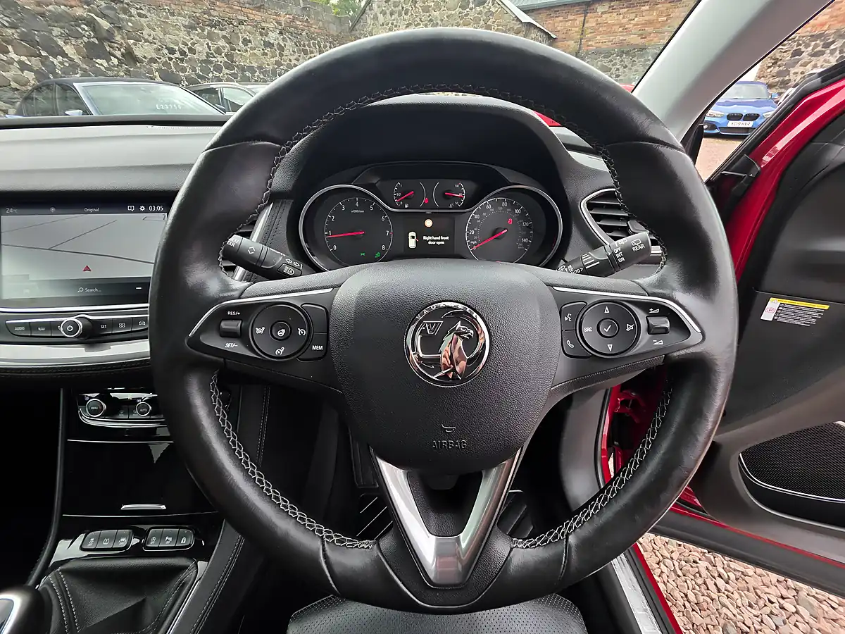 Used 2018 Vauxhall Grandland X Elite Nav Dark Ruby Red Metallic - Interior and Exterior details 9
