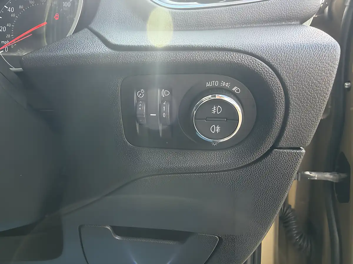 Used 2018 Vauxhall Grandland X Elite Nav Gold - Interior and Exterior details 17
