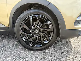 Used 2018 Vauxhall Grandland X Elite Nav Gold - Interior and Exterior details 3