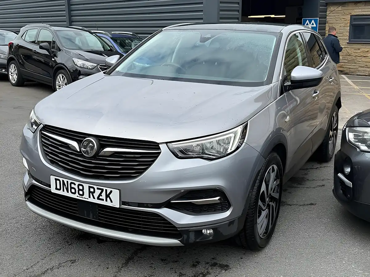Used 2018 Vauxhall Grandland X Elite Nav Grey - Interior and Exterior details 3