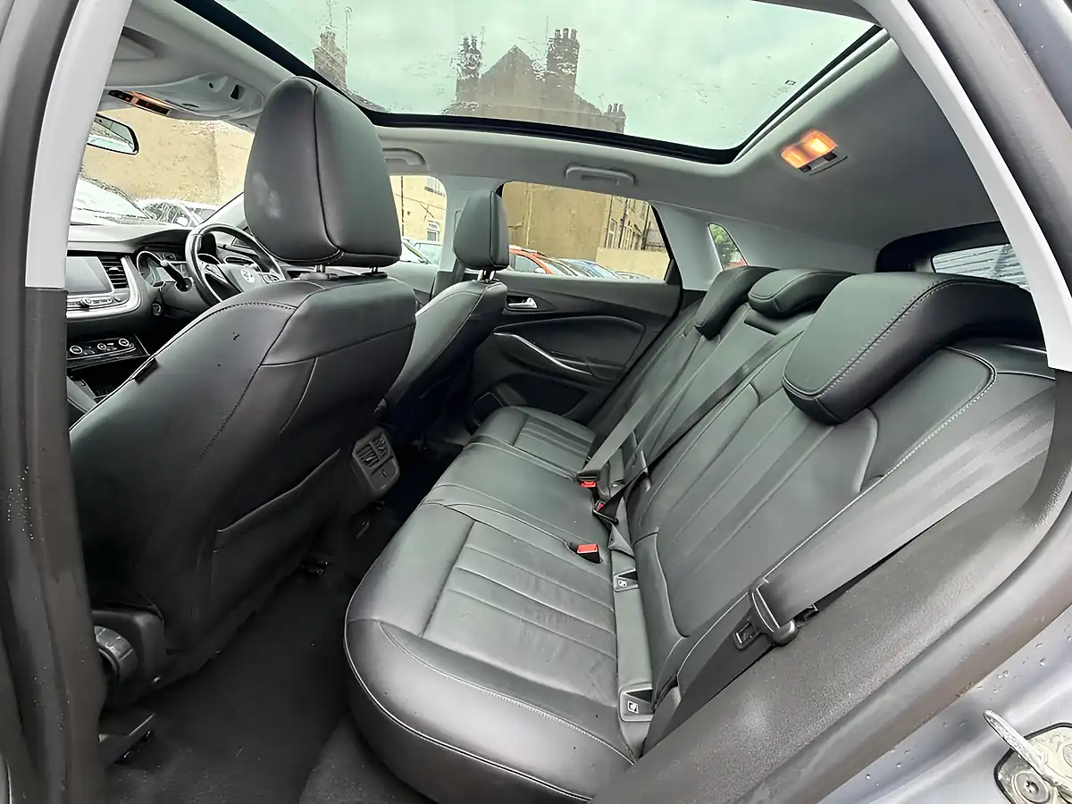 Used 2018 Vauxhall Grandland X Elite Nav Grey - Interior and Exterior details 8