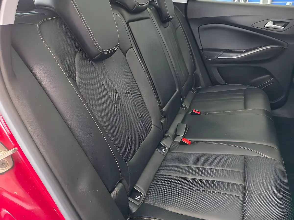 Used 2018 Vauxhall Grandland X Elite Nav Red - Interior and Exterior details 10