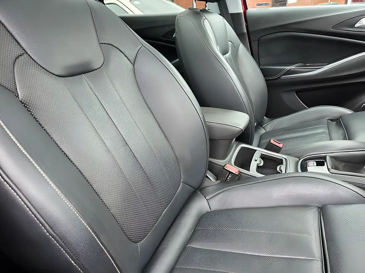 Used 2018 Vauxhall Grandland X Elite Nav Red - Interior and Exterior details 8