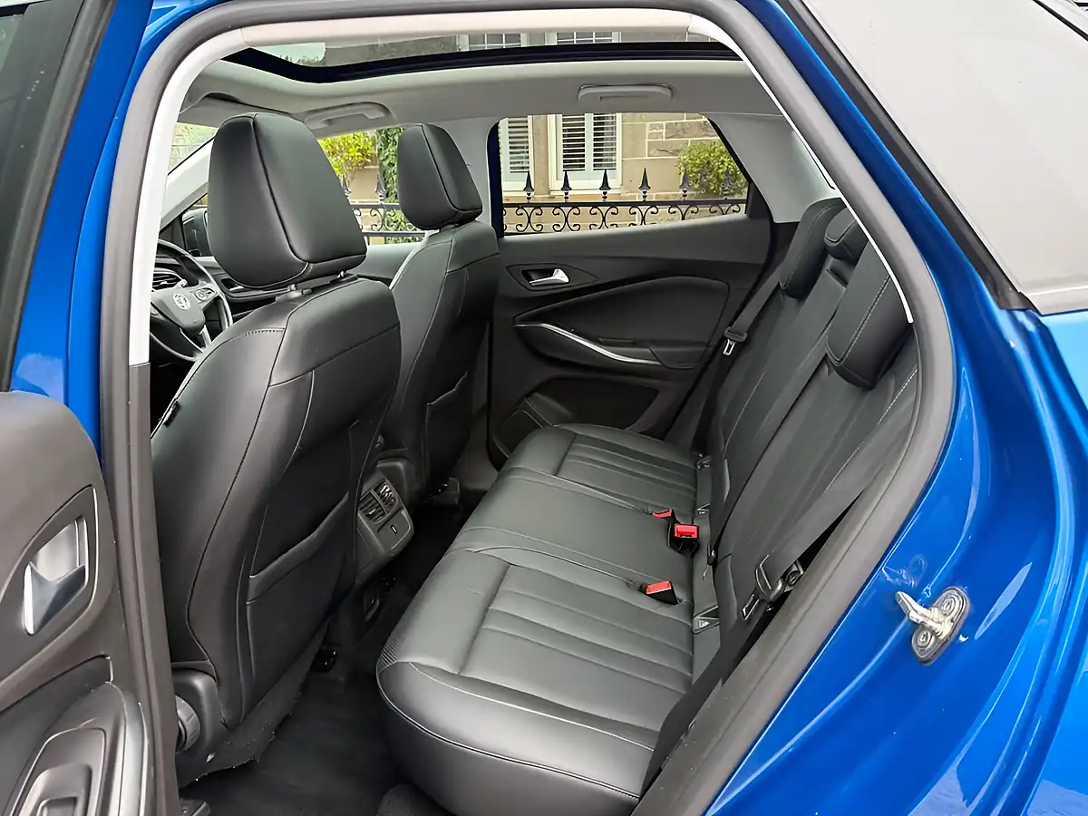 Used 2018 Vauxhall Grandland X Elite Nav Topaz Blue - Interior and Exterior details 14