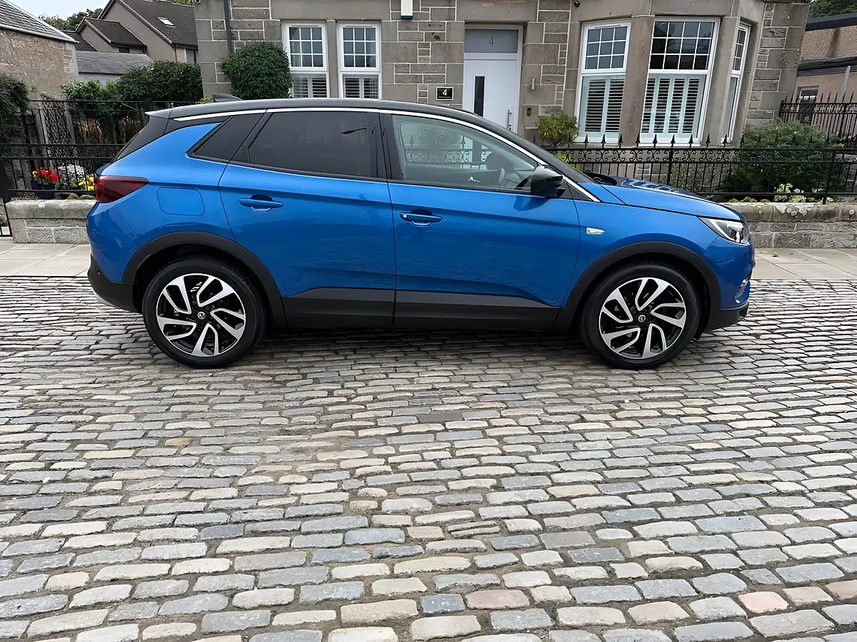 Used 2018 Vauxhall Grandland X Elite Nav Topaz Blue - Interior and Exterior details 5