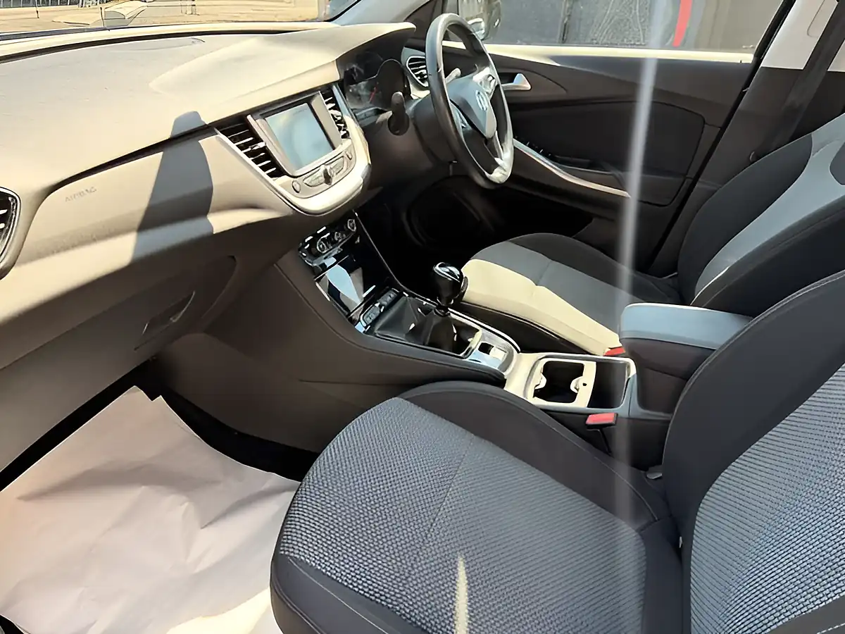 Used 2018 Vauxhall Grandland X Se Black - Interior and Exterior details 12