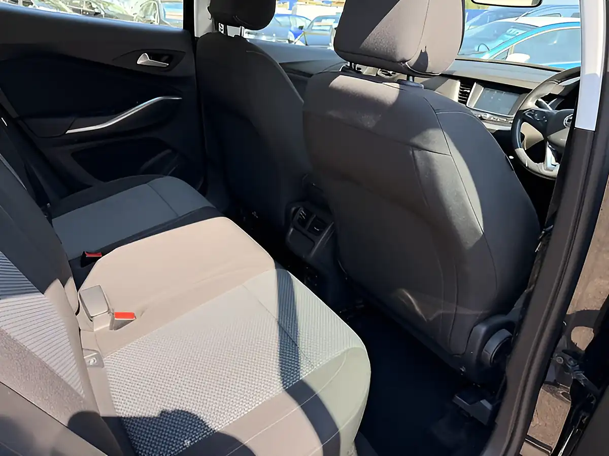 Used 2018 Vauxhall Grandland X Se Black - Interior and Exterior details 15