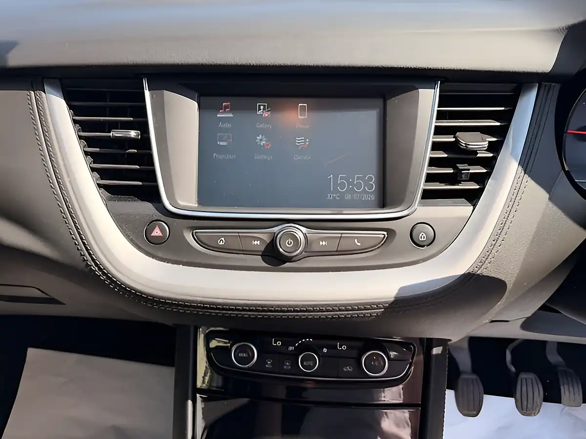 Used 2018 Vauxhall Grandland X Se Black - Interior and Exterior details 17