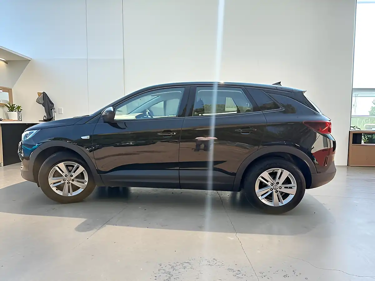 Used 2018 Vauxhall Grandland X Se Black - Interior and Exterior details 3