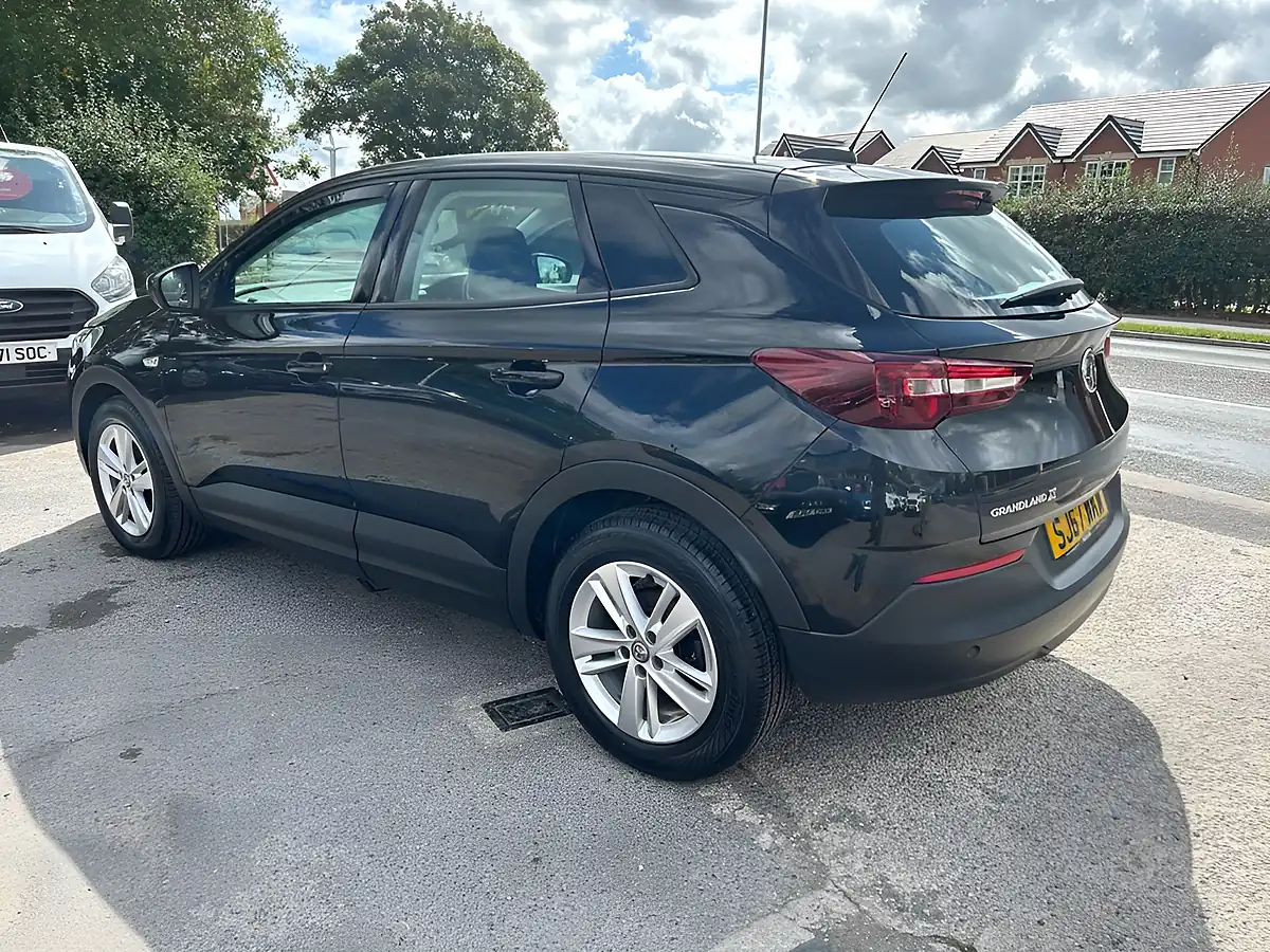 Used 2018 Vauxhall Grandland X Se Black - Interior and Exterior details 2