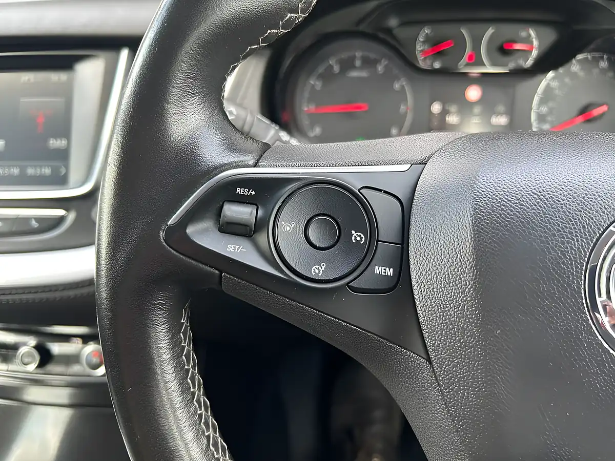 Used 2018 Vauxhall Grandland X Se Black - Interior and Exterior details 5