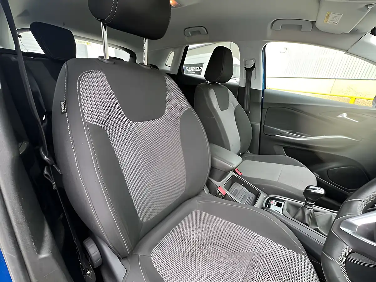 Used 2018 Vauxhall Grandland X Se Blue - Interior and Exterior details 12