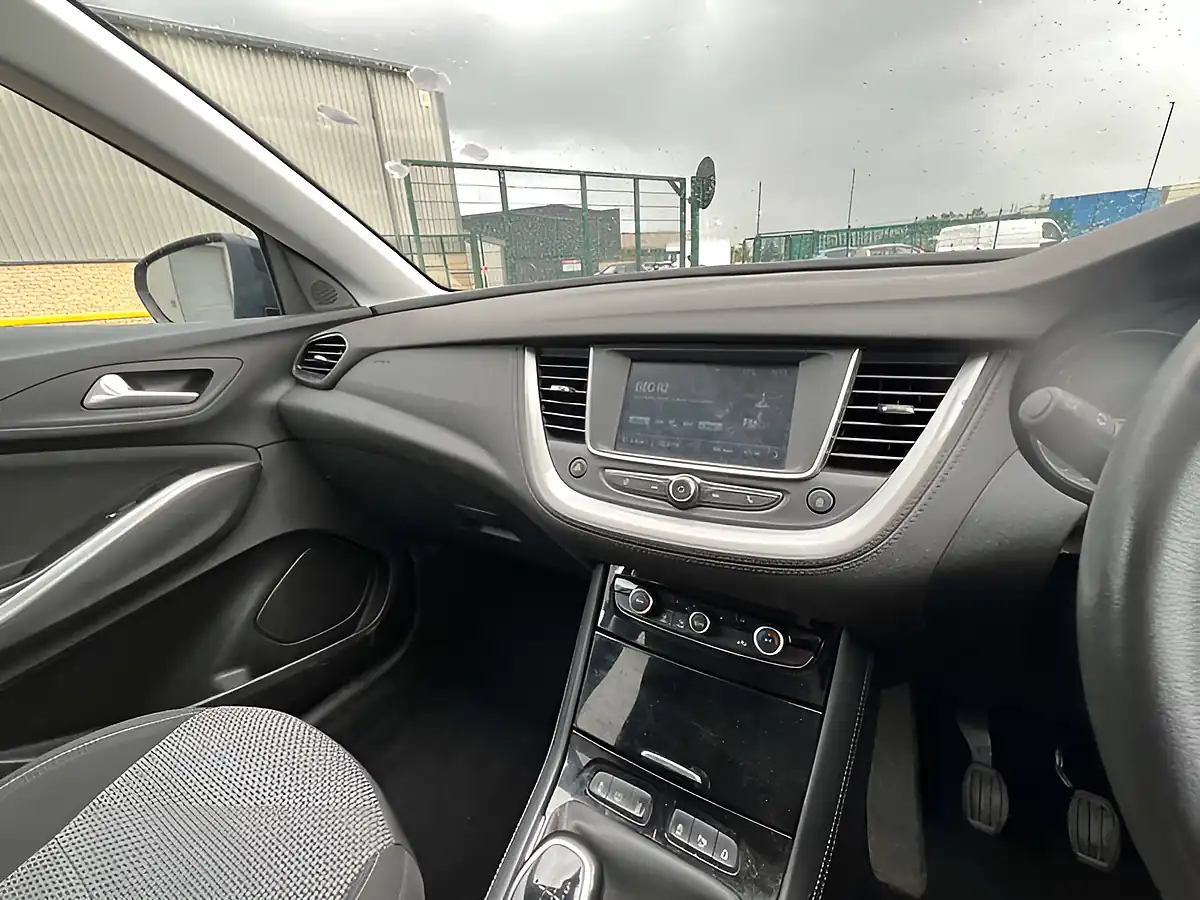 Used 2018 Vauxhall Grandland X Se Blue - Interior and Exterior details 13