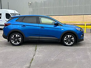 Used 2018 Vauxhall Grandland X Se Blue - Interior and Exterior details 3