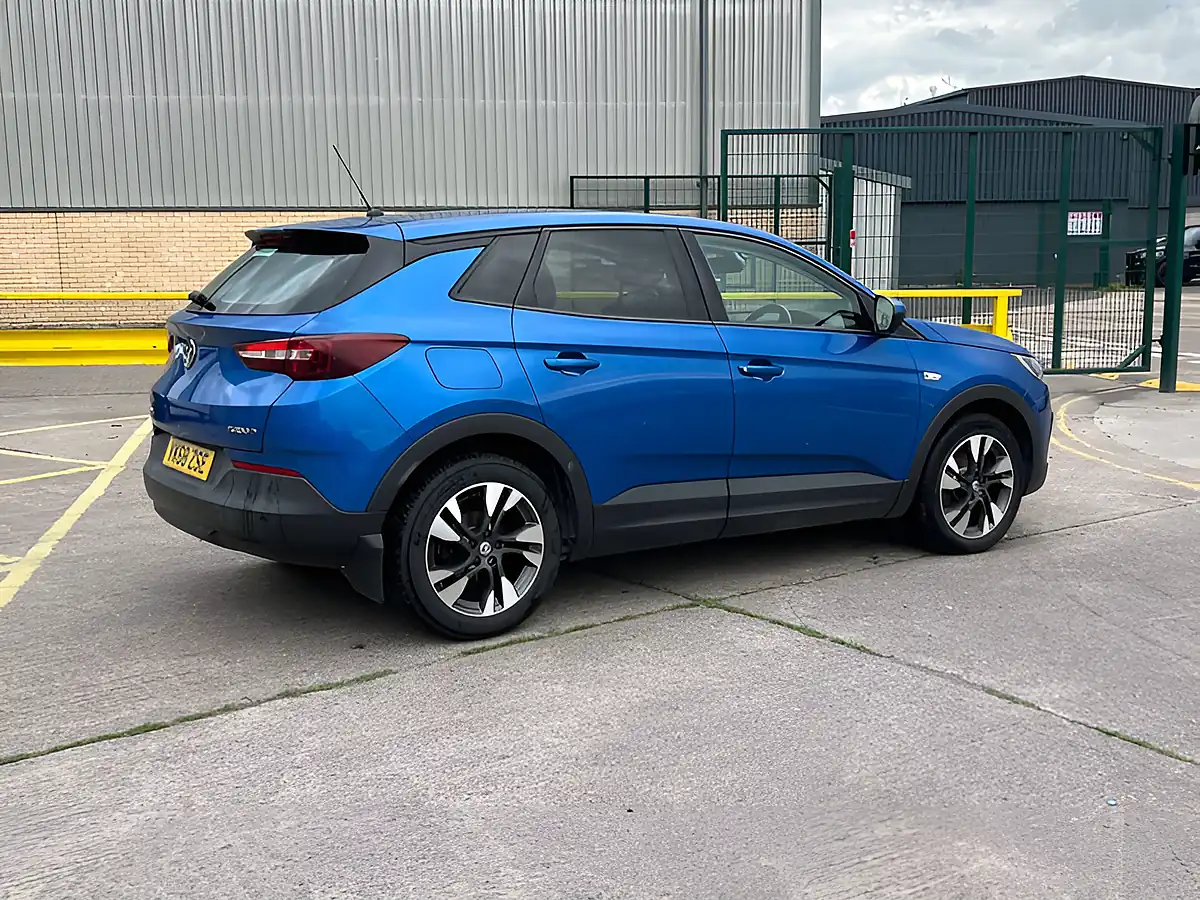 Used 2018 Vauxhall Grandland X Se Blue - Interior and Exterior details 4
