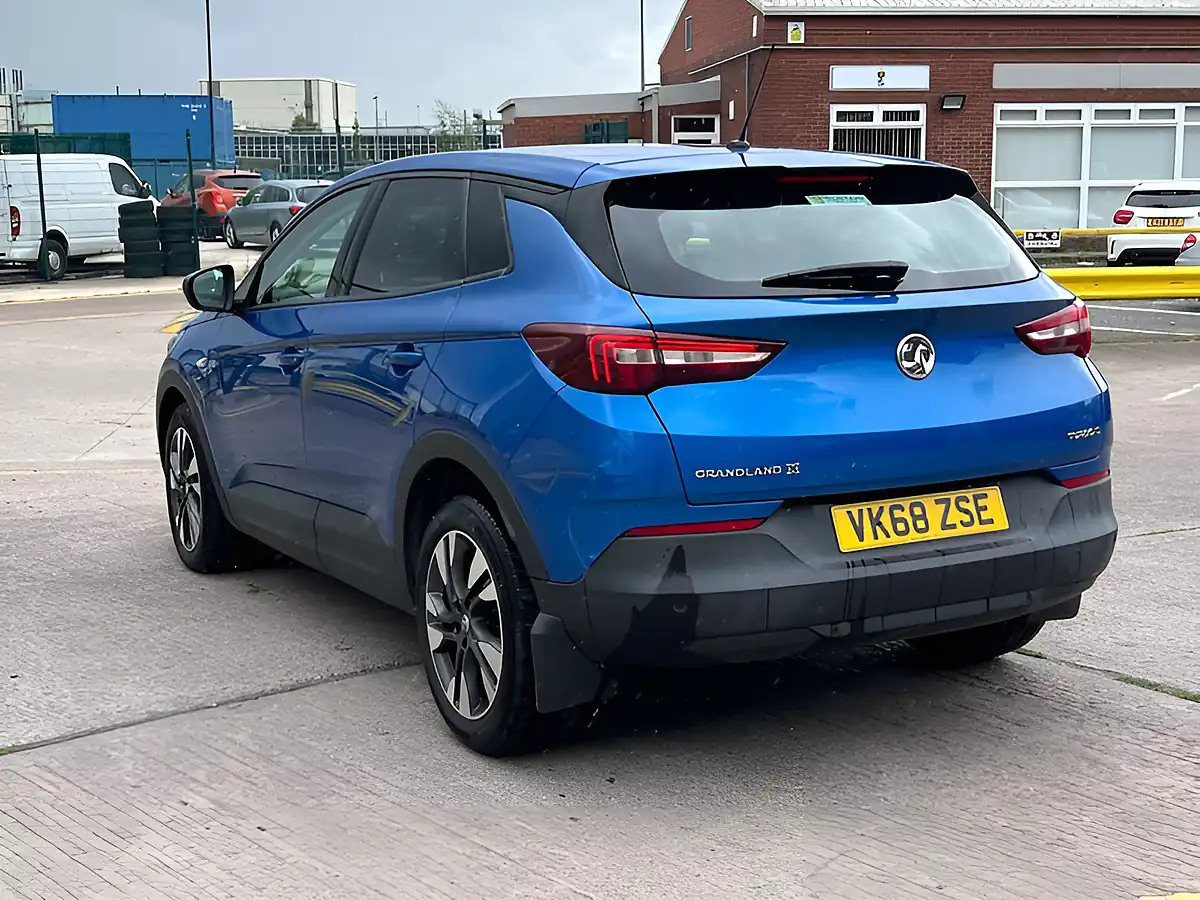 Used 2018 Vauxhall Grandland X Se Blue - Interior and Exterior details 7