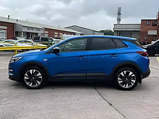Used 2018 Vauxhall Grandland X Se Blue - Interior and Exterior details 9