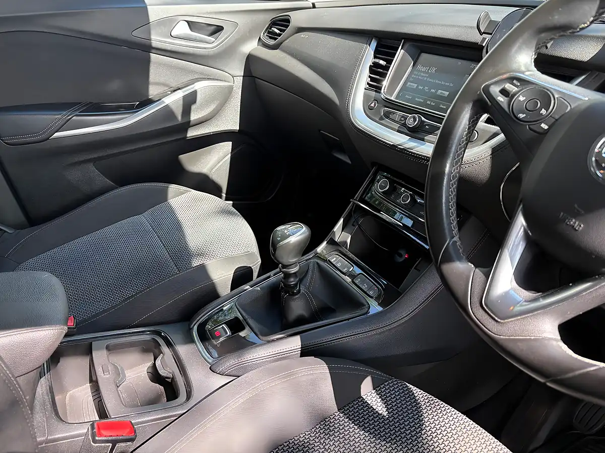 Used 2018 Vauxhall Grandland X Se Blue - Interior and Exterior details 13