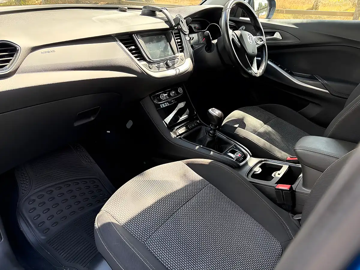 Used 2018 Vauxhall Grandland X Se Blue - Interior and Exterior details 14