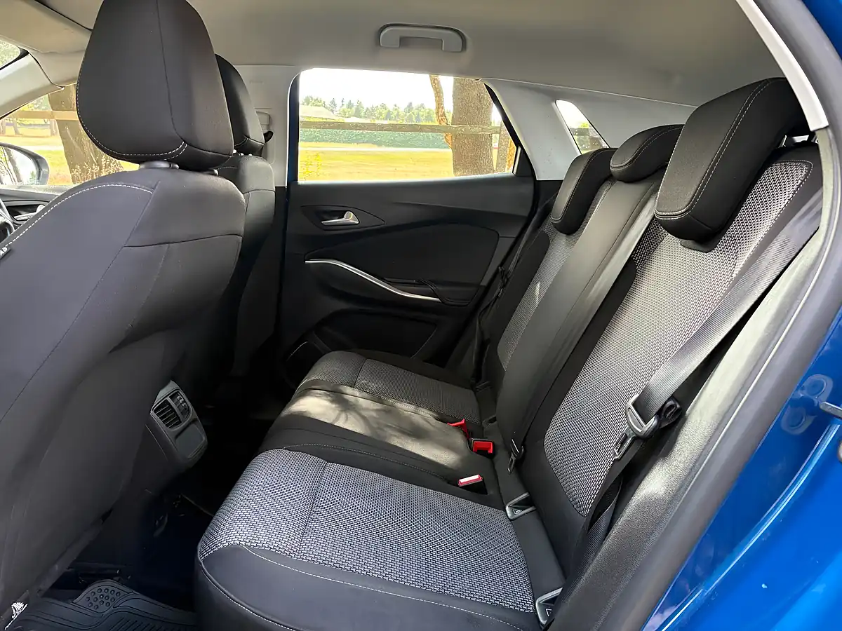 Used 2018 Vauxhall Grandland X Se Blue - Interior and Exterior details 15