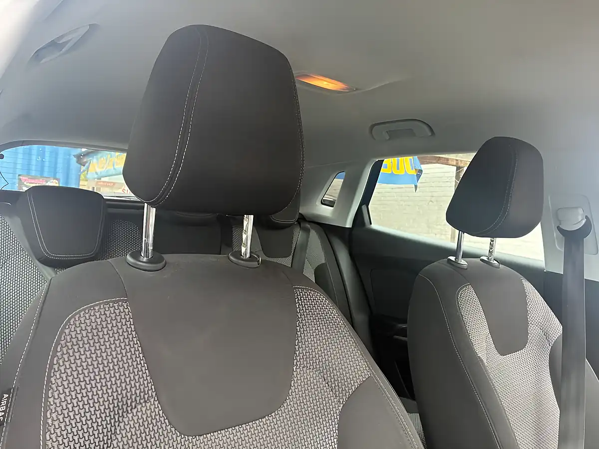 Used 2018 Vauxhall Grandland X Se Blue - Interior and Exterior details 10