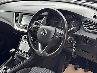 Used 2018 Vauxhall Grandland X Se Green - Interior and Exterior details 14