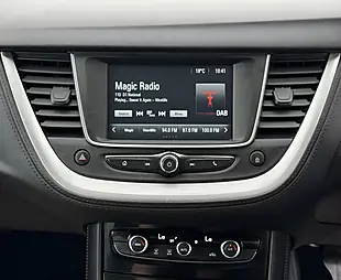 Used 2018 Vauxhall Grandland X Se Green - Interior and Exterior details 15